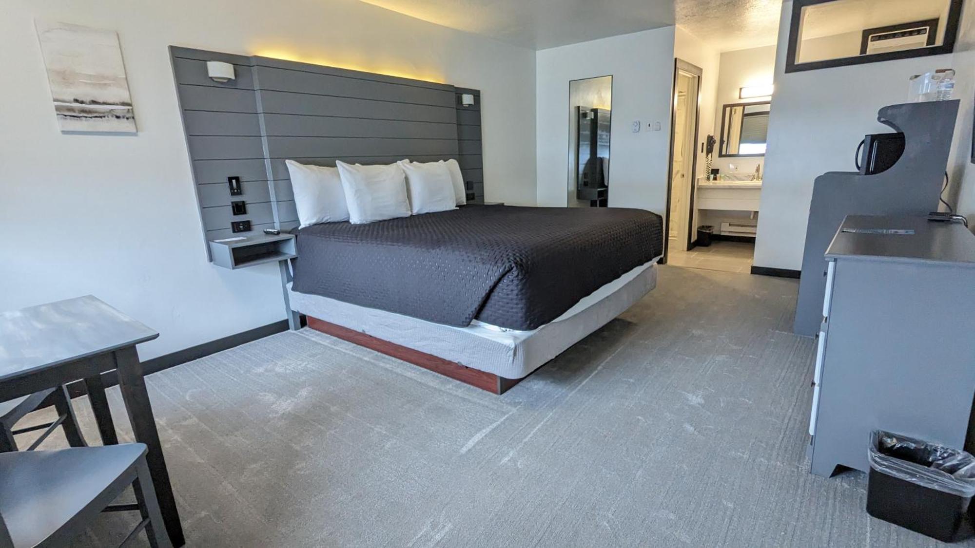 High Desert Inn 萨莱纳 外观 照片