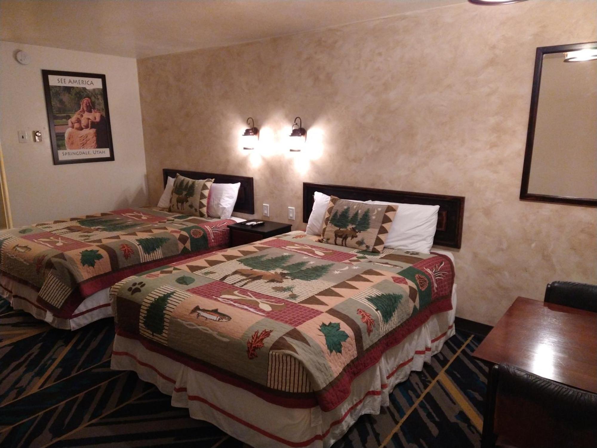 High Desert Inn 萨莱纳 外观 照片